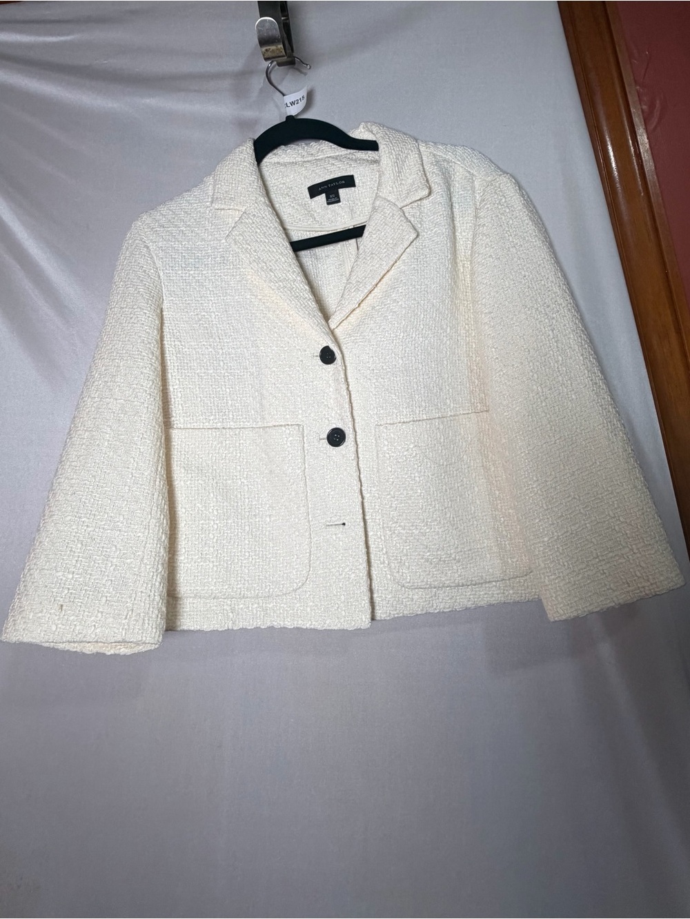 Ann Taylor Cream Bouclé Notch Collar Boxy Blazer